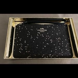 ✨Authentic Coach Wristlet✨